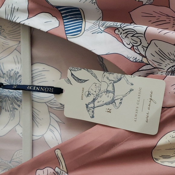 Dress - Picture 4 of 4